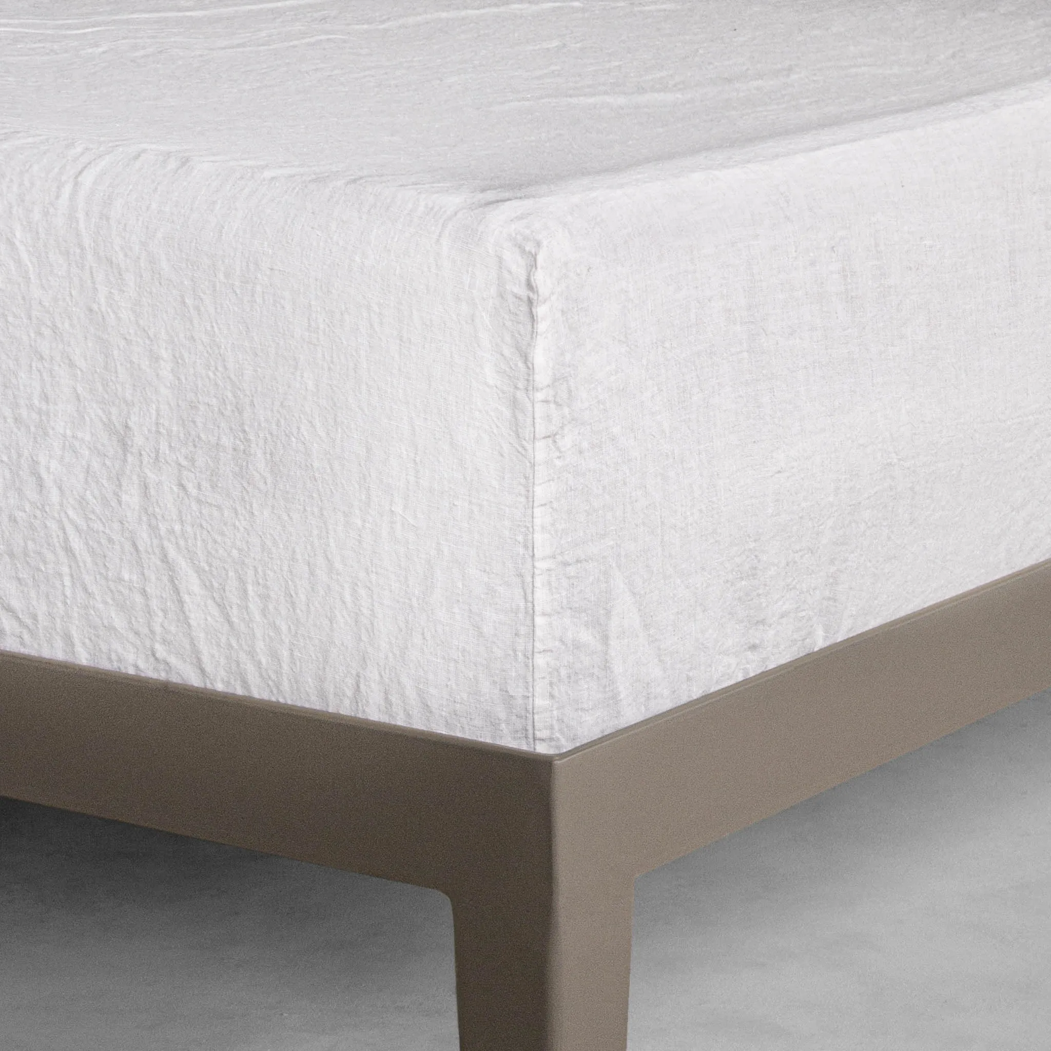 Basix Linen Fitted Sheet - Ayrton