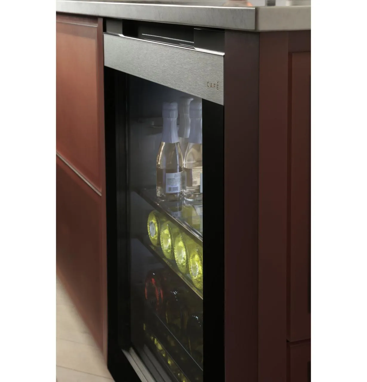 Cafe CCR06DM2PS5 Caf(eback)™ Wine Center in Platinum Glass