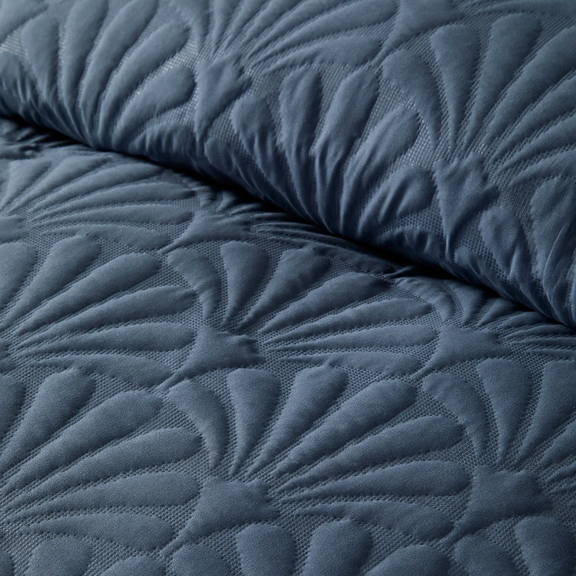 Cavali Duvet Cover Set by Serene in Dark Blue