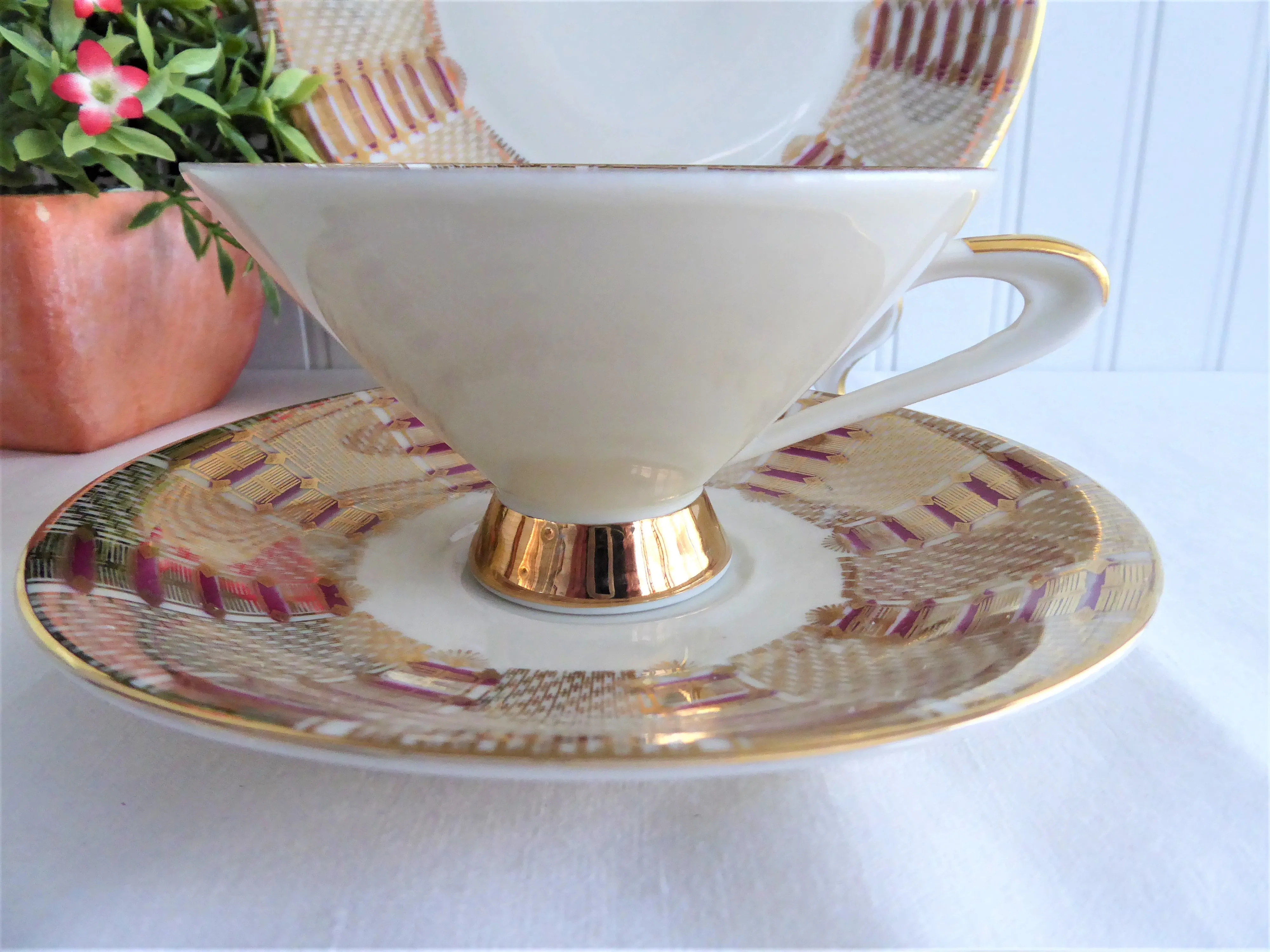 Gorgeous Art Deco Teacup Trio Bavaria Gold Mesh Magenta Martini Shape Cup 1930s