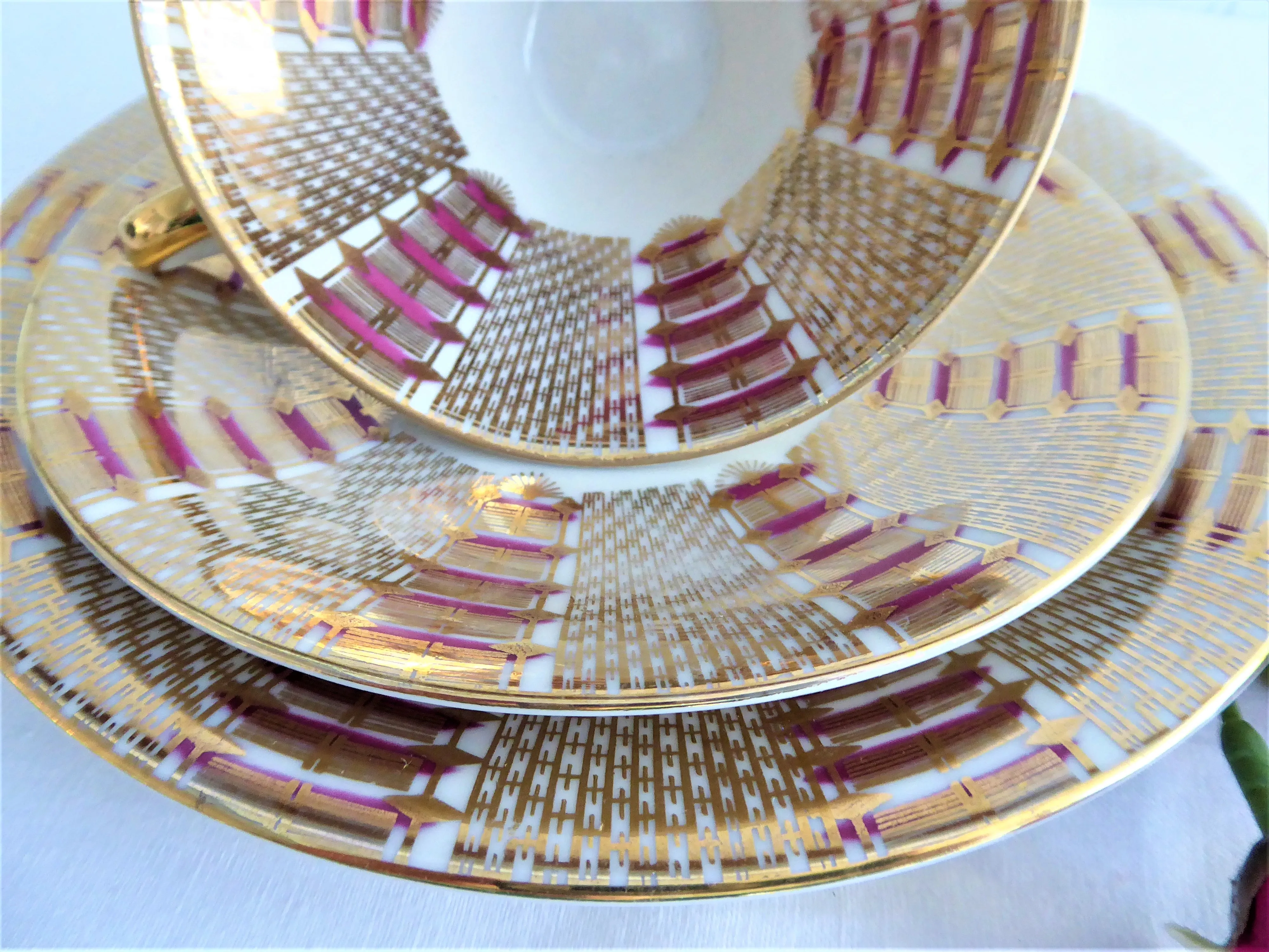 Gorgeous Art Deco Teacup Trio Bavaria Gold Mesh Magenta Martini Shape Cup 1930s