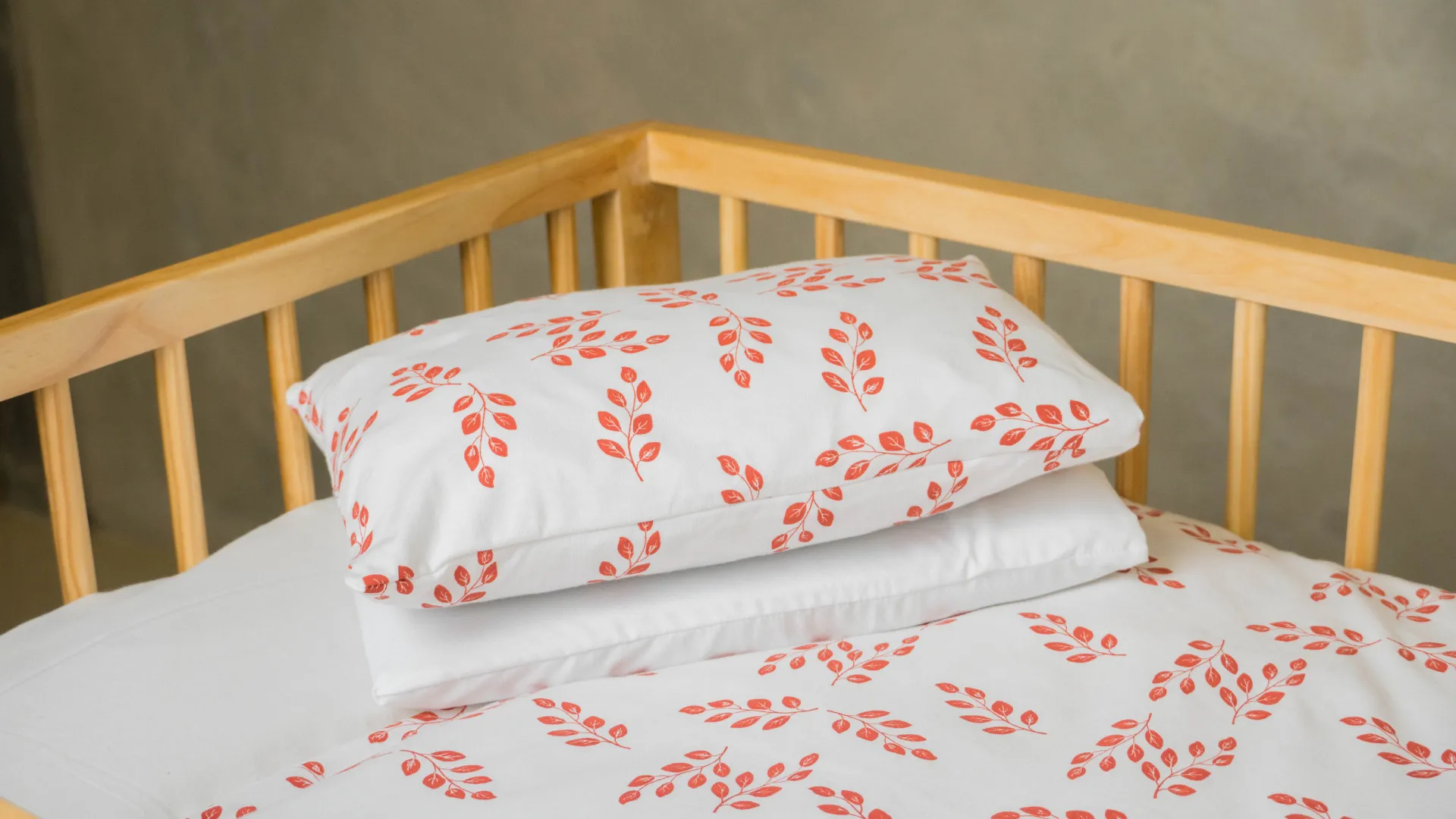 Leaf pattern duvet cover and pillow case