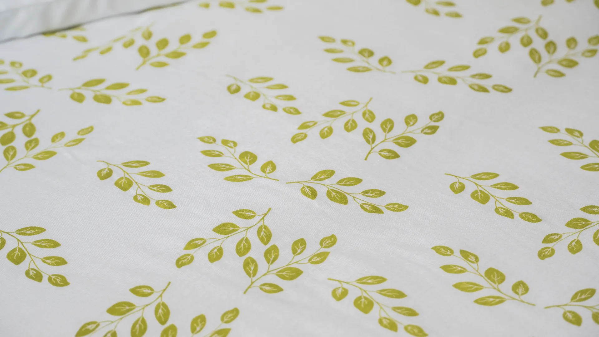 Leaf pattern duvet cover and pillow case