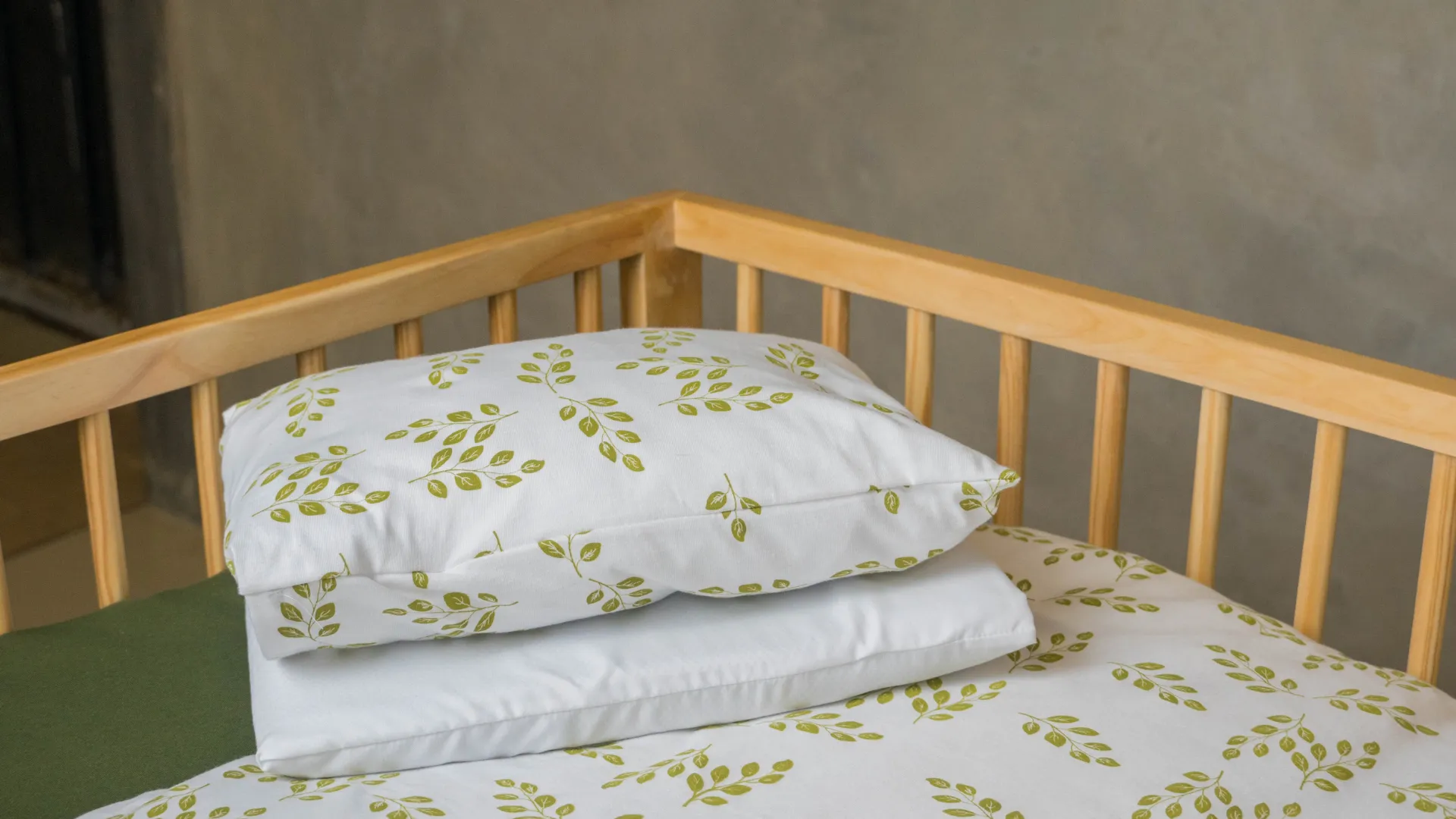 Leaf pattern duvet cover and pillow case