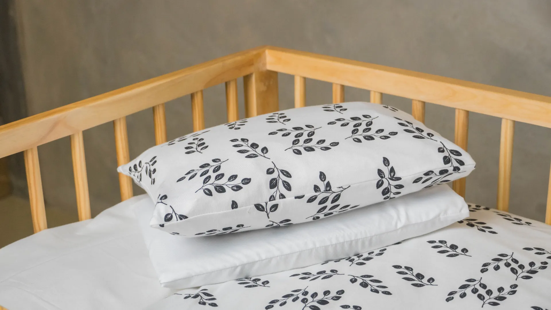 Leaf pattern duvet cover and pillow case