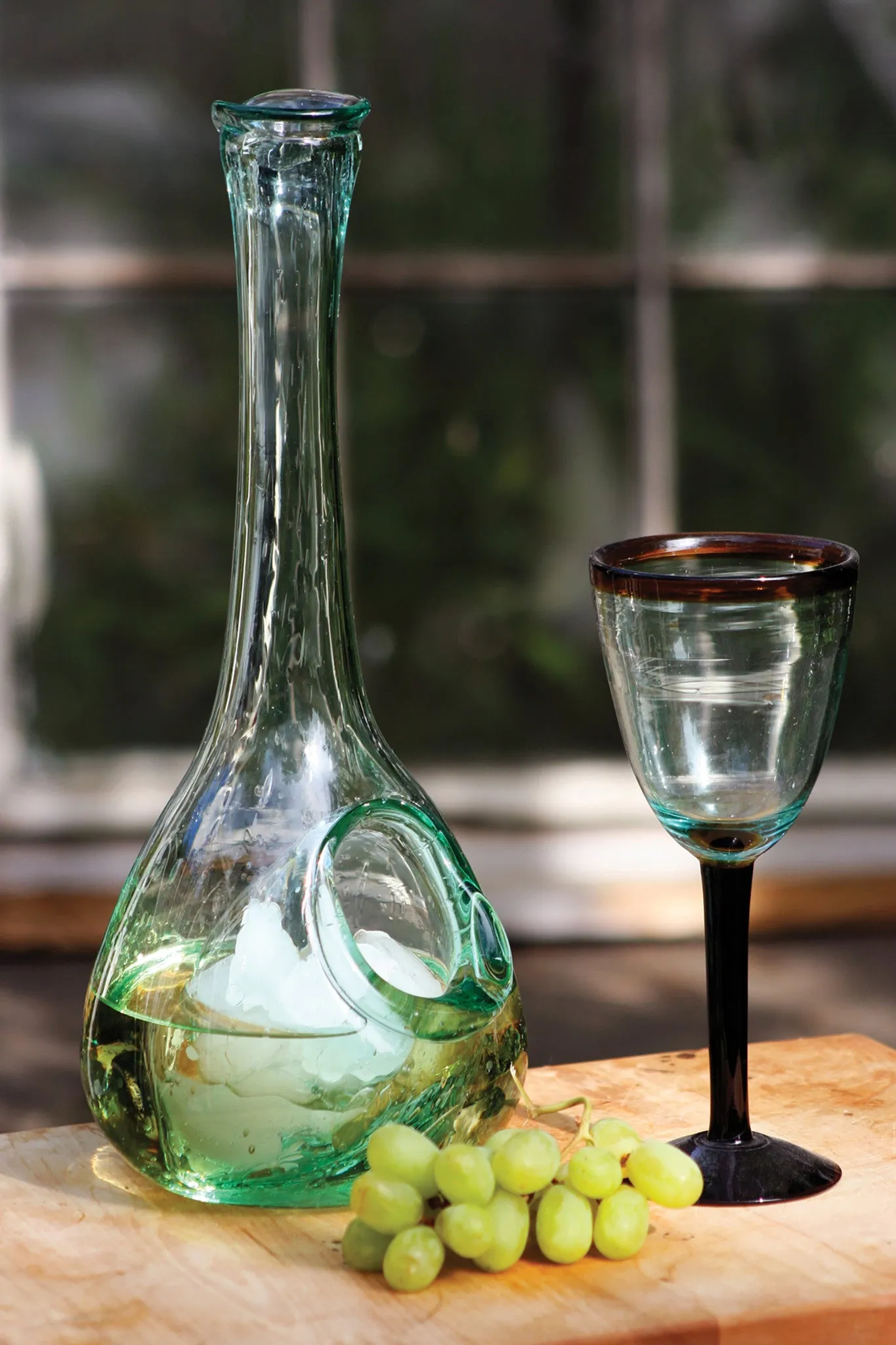 Modern Glass Wine Decanter With Ice Pocket