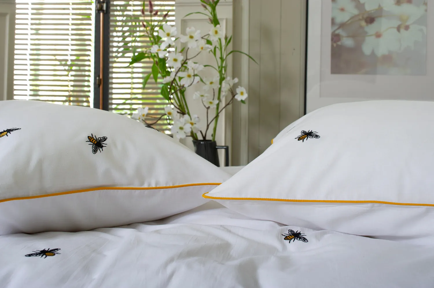 TLC Bees Embroidered 100% Cotton Duvet Bedlinen