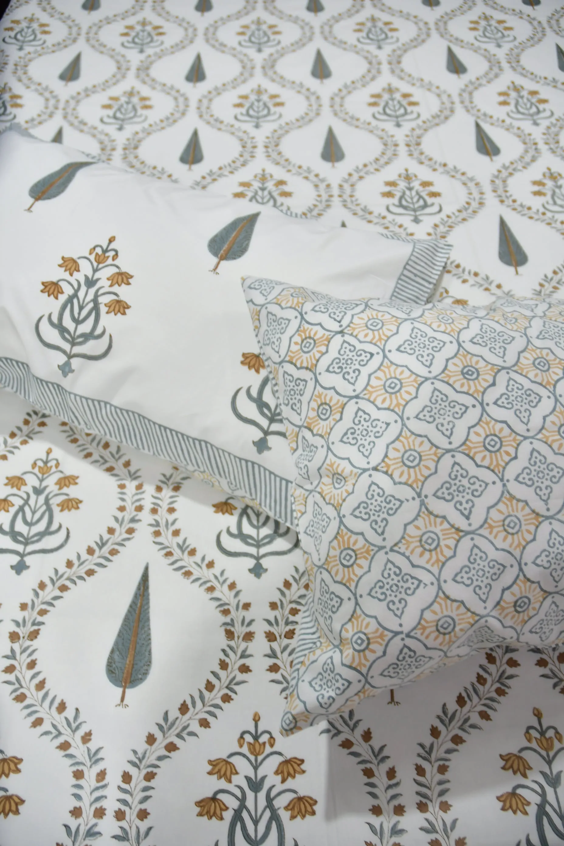 Yellow Mughal Jaal Bedsheet : Sunshine & Mughal Majesty