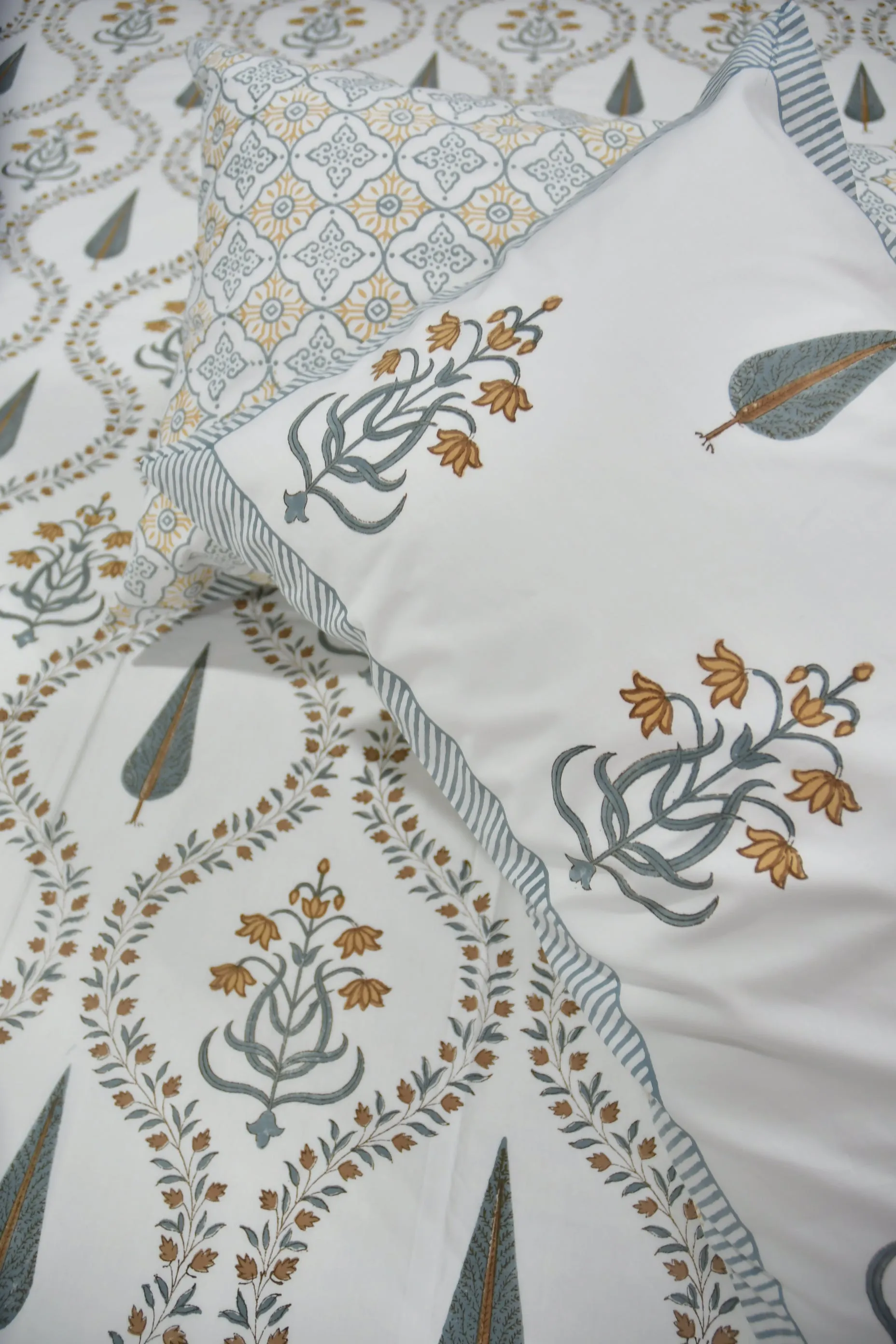 Yellow Mughal Jaal Bedsheet : Sunshine & Mughal Majesty